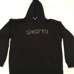 Men’s Undefeated pullover hoodie size Large